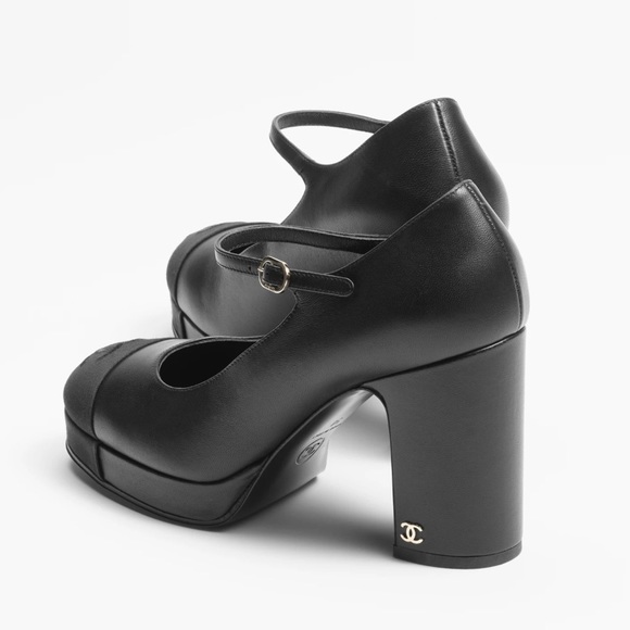 Chanel logo Pumps and Mules, worn twice. Dust bags and passport with the box. - Picture 2 of 4